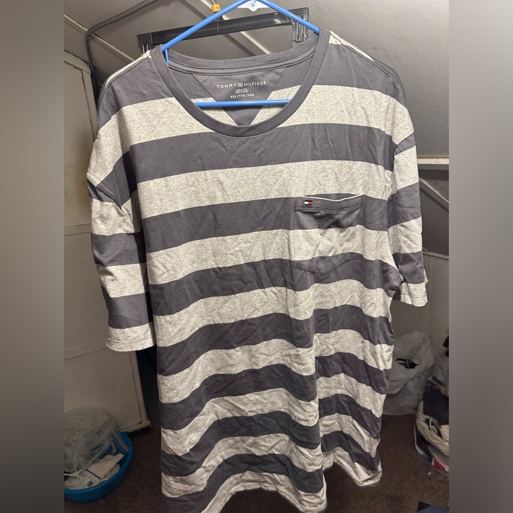 Grey Tommy Hilfiger T Shirt Size XXL